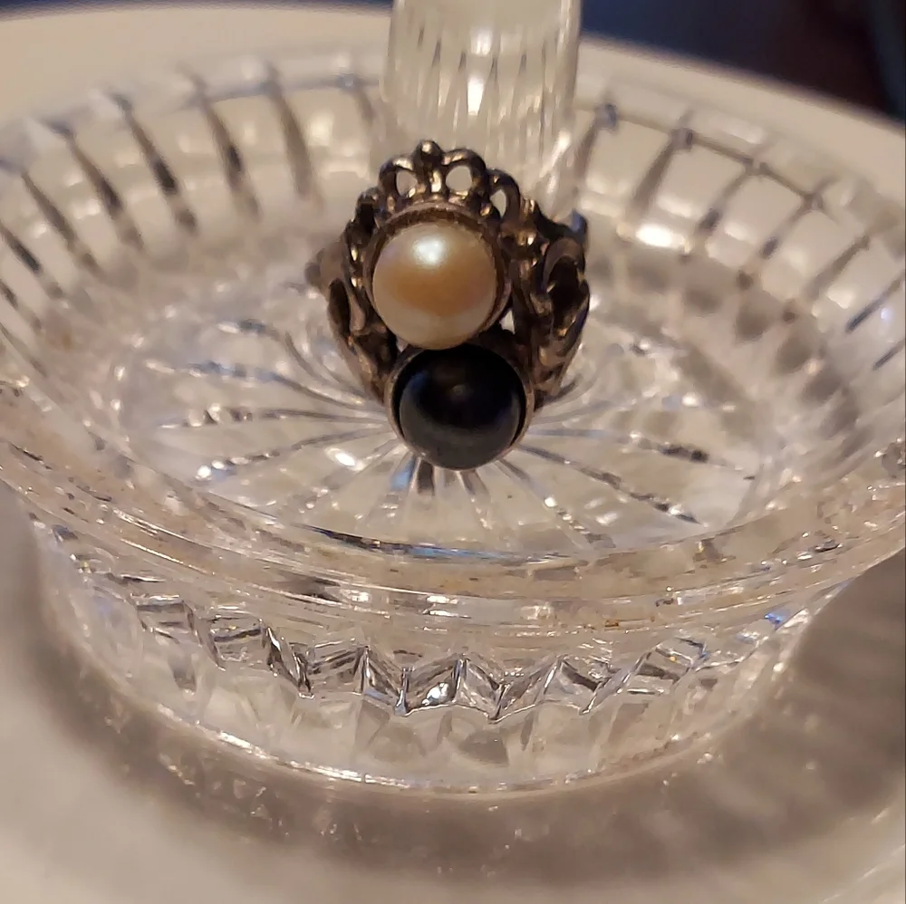 Vintage 10k WG Plated Silver White & Black Pearls Chunky Adjustable Ring RARE